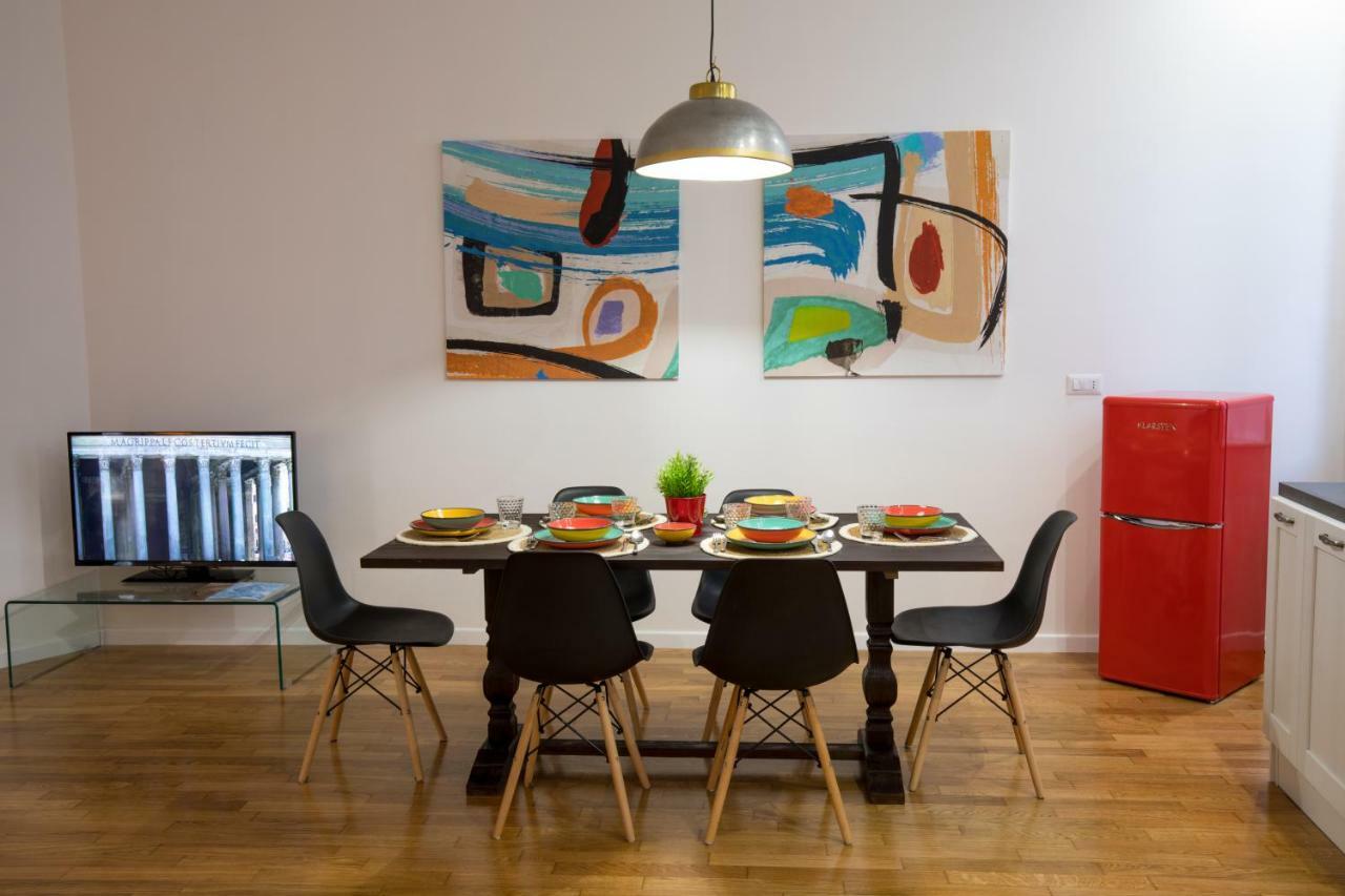 Your Secret Pantheon Apartment Rom