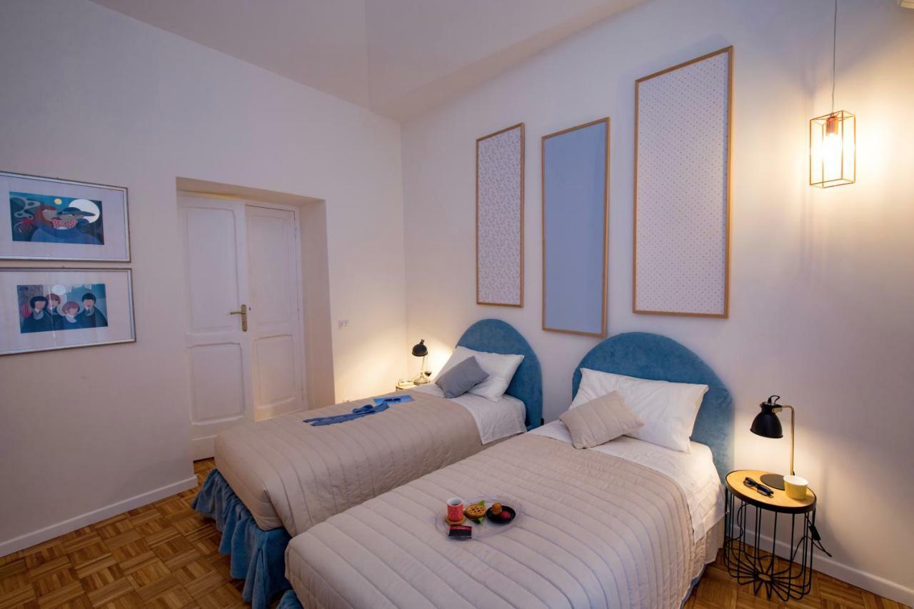 Apartment Your Secret Pantheon Rom